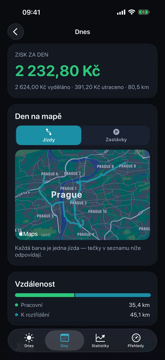 Den na mapě — Každá barva je jedna jízda.