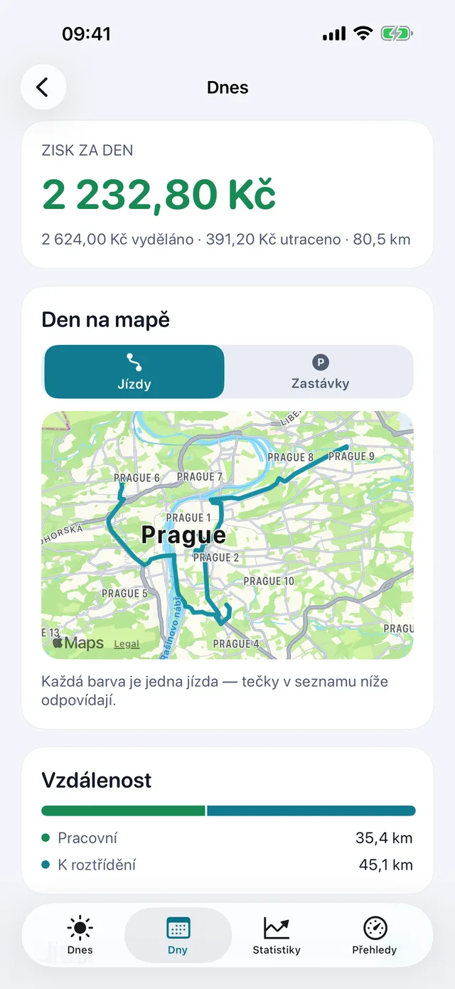 Den na mapě — Každá barva je jedna jízda.